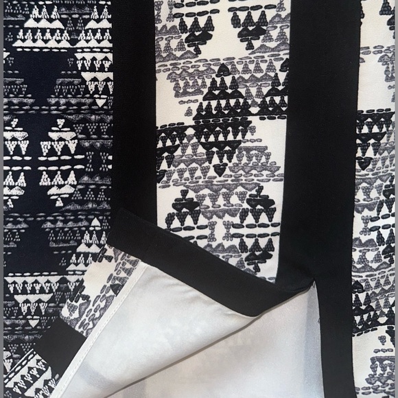 BCBGMAXAZARIA Triangle Printed Dress - Picture 3 of 3